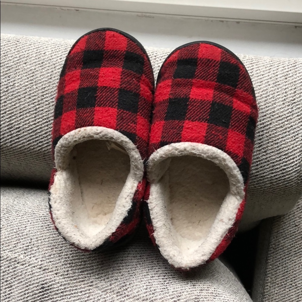 Slippers Red and black plaid toddler size 7-8.